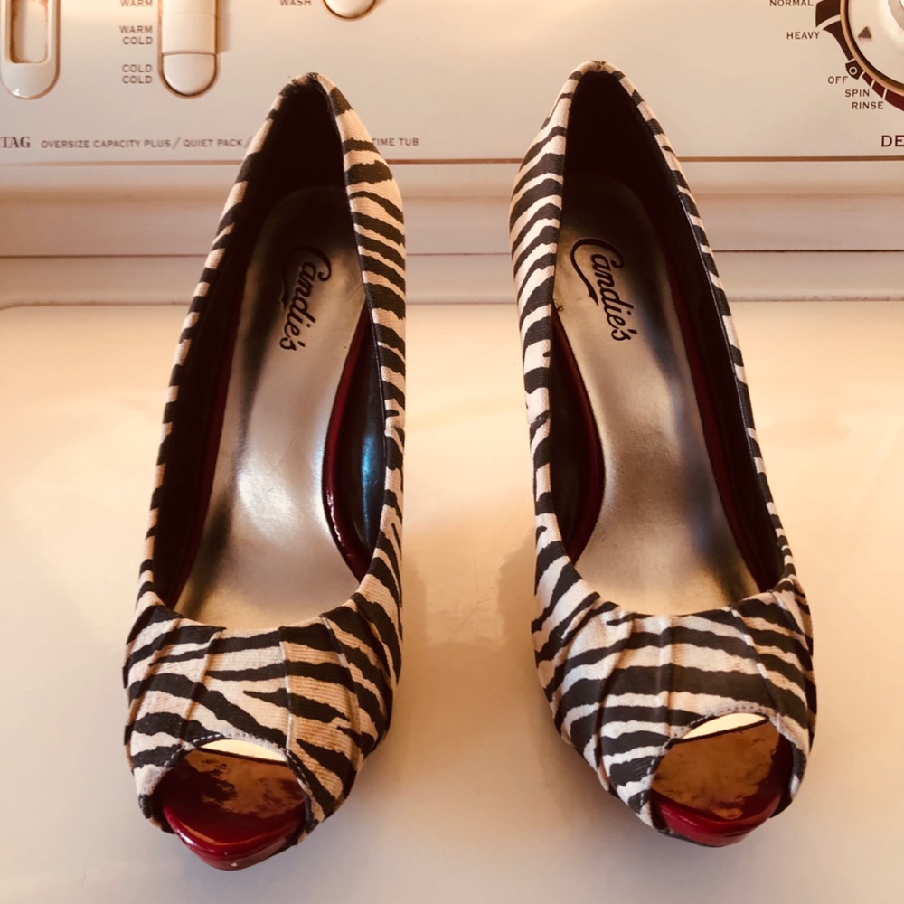 Vintage zebra peep toe Candies 8.5-9M